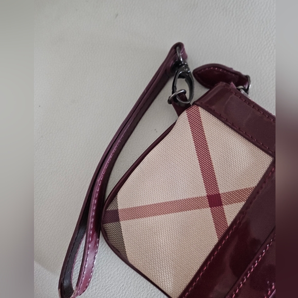 Burberry Nova Check Wristlet Clutch Beige Plaid Canvas Red Leather Zip Pouch. - Picture 5 of 12